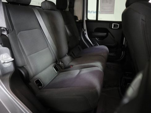 Used 2021 Jeep Gladiator Sport image 21