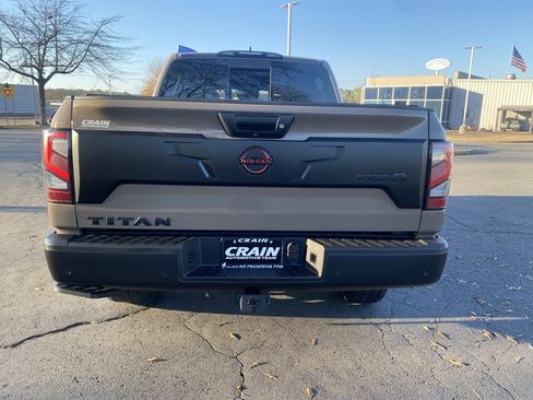 Used 2024 Nissan Titan PRO-4X w/ Pro-4x Convenience Package image 6