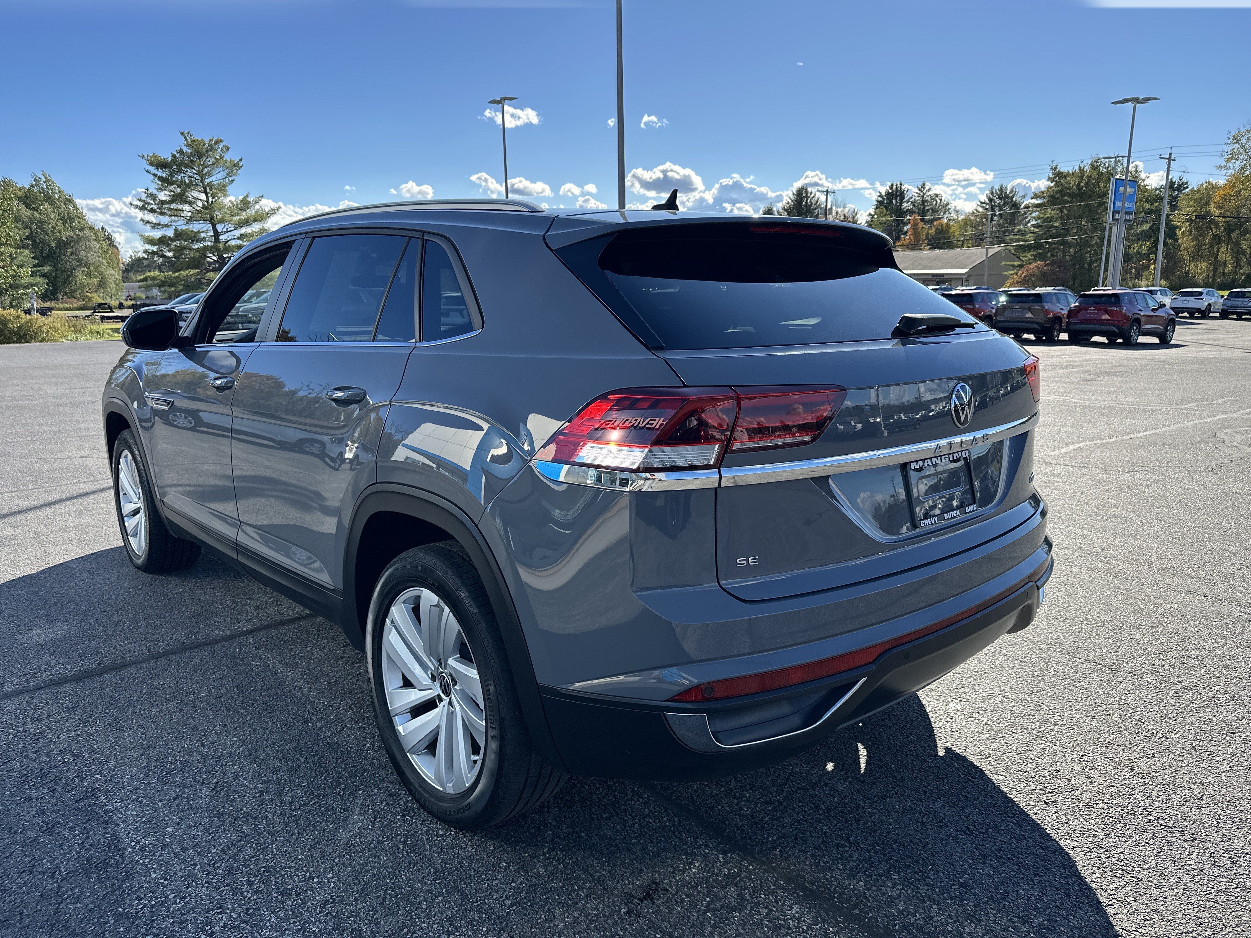 Used 2021 Volkswagen Atlas Cross Sport SE w/ Panoramic Sunroof Package AWD/4WD image 4