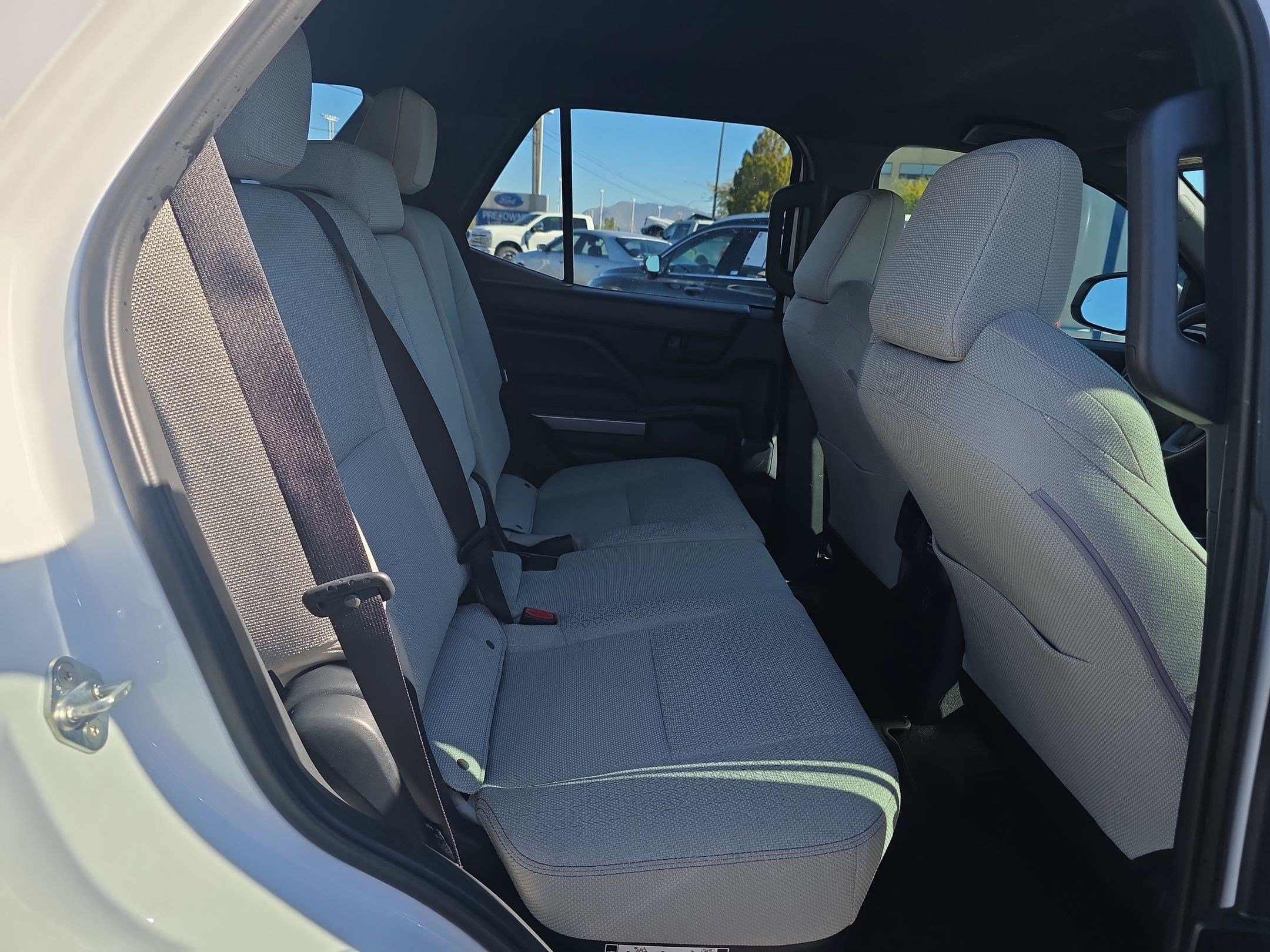 Used 2025 Toyota 4Runner SR5 AWD/4WD image 32