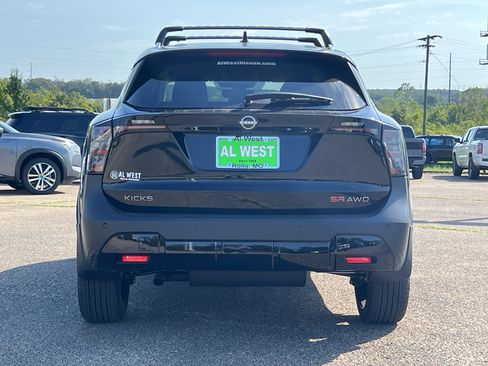 New 2026 Nissan Kicks SR w/ Illumination Package image 5
