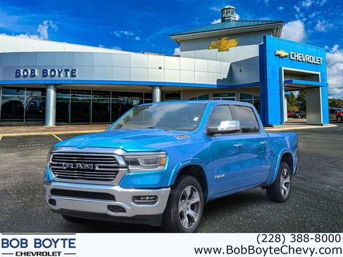 Used 2022 RAM 1500 Laramie AWD/4WD image 1