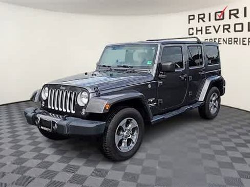Used 2017 Jeep Wrangler Unlimited Sahara image 4