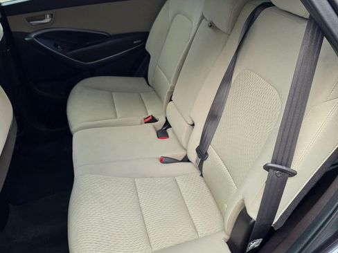 Used 2017 Hyundai Santa Fe Sport FWD image 13