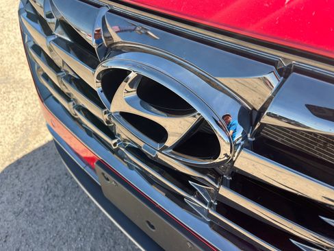 Used 2023 Hyundai Tucson Limited image 23