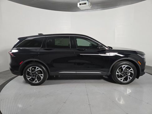 New 2026 Lincoln Nautilus Premier AWD/4WD image 3