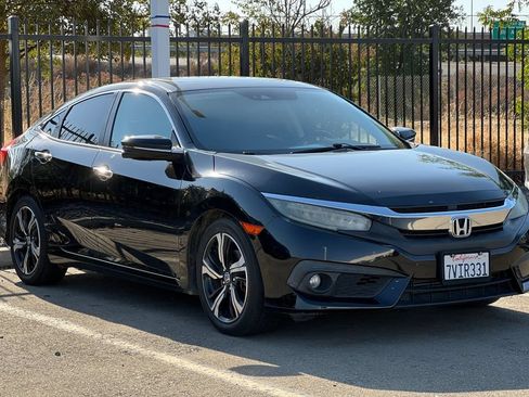 Used 2016 Honda Civic Touring image 2