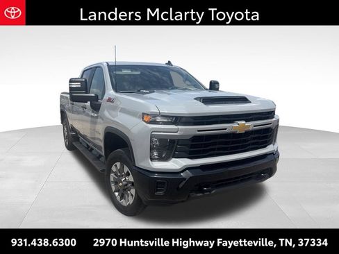 Used 2024 Chevrolet Silverado 2500 Custom w/ Custom Value Package AWD/4WD image 3