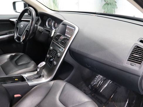 Used 2013 Volvo XC60 T6 AWD/4WD image 9