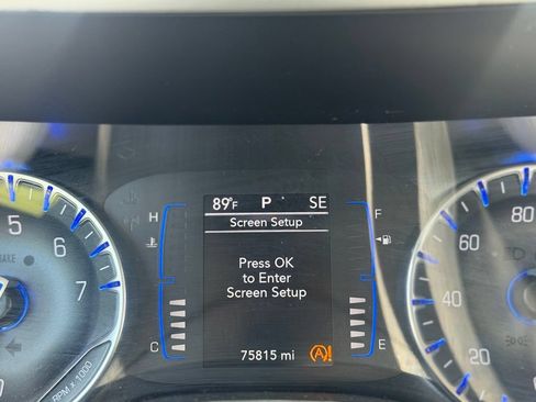 Used 2020 Chrysler Voyager LX FWD image 14
