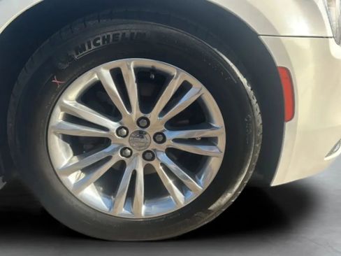 Used 2015 Chrysler 300 C w/ Light Group RWD image 29