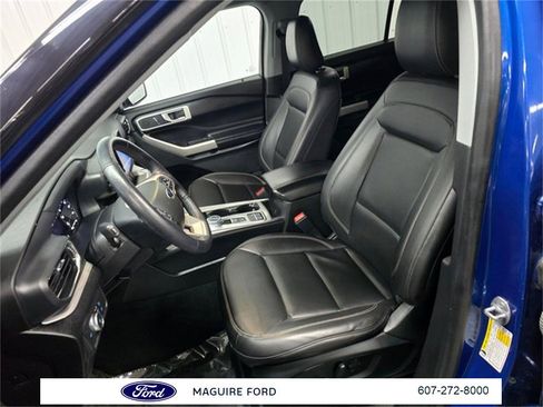 Used 2022 Ford Explorer XLT w/ Equipment Group 202A image 16