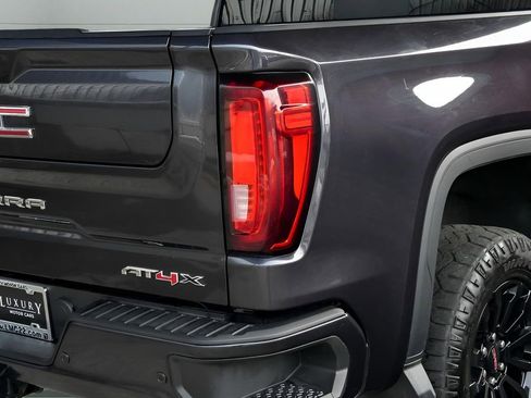 Used 2022 GMC Sierra 1500 AT4X image 10
