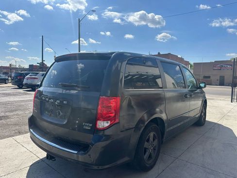 Used 2012 Dodge Grand Caravan Crew FWD image 3