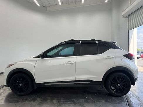 Used 2021 Nissan Kicks SR w/ Exterior Package FWD image 16