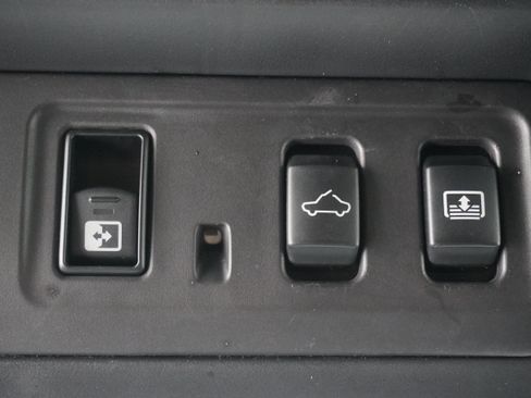 Used 2021 Nissan Titan PRO-4X w/ Pro-4x Convenience Package AWD/4WD image 27