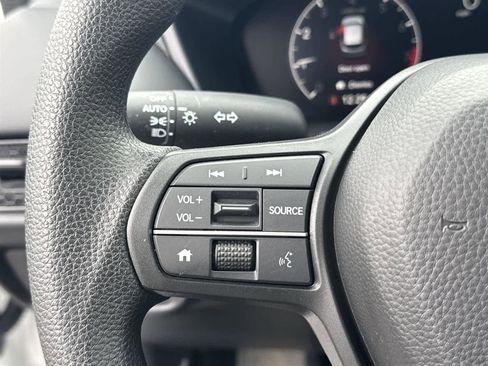 Used 2025 Honda HR-V LX image 18