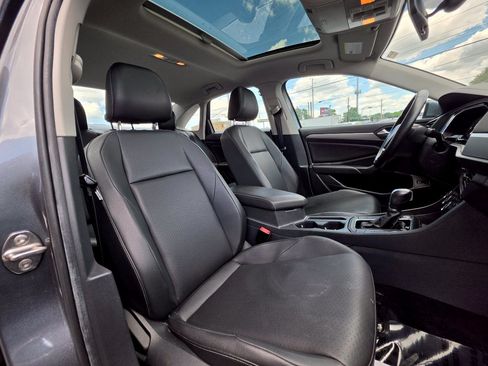 Used 2019 Volkswagen Jetta SE FWD image 43
