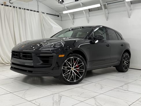 Used 2023 Porsche Macan S AWD/4WD image 1