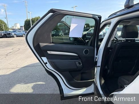 Used 2020 Land Rover Discovery Landmark AWD/4WD image 26
