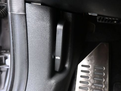 Used 2025 Hyundai Elantra SEL FWD image 31