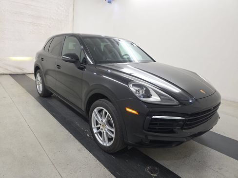 Used 2023 Porsche Cayenne AWD/4WD image 4