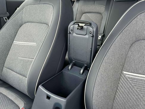 New 2025 Hyundai Venue Limited image 27