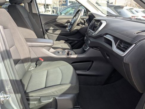 Used 2024 GMC Terrain SLE image 31