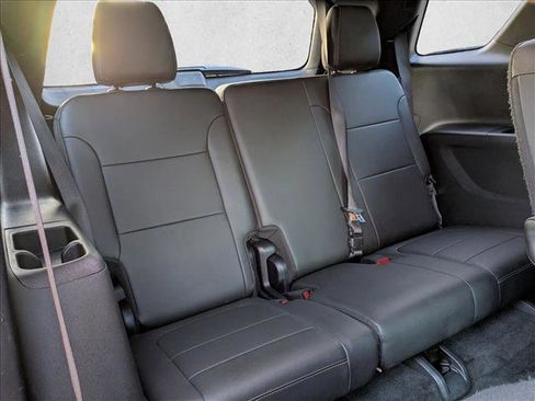 Used 2023 Chevrolet Traverse LT image 21