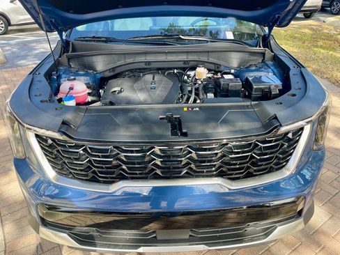 Used 2025 Kia Sorento S image 17