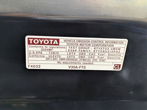 Used 2024 Toyota Tundra Limited image 24