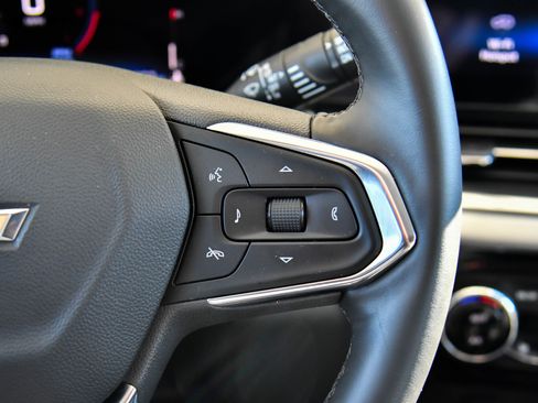 Used 2025 Chevrolet Trax LT w/ LT Convenience Package image 29