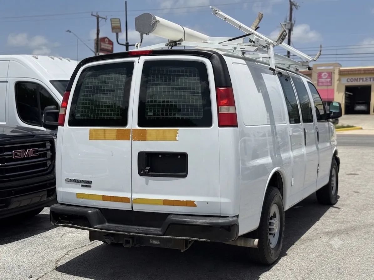 Used 2013 Chevrolet Express 2500 RWD image 5