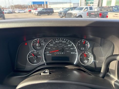 Used 2024 GMC Savana 2500 w/ Driver Convenience Package image 17