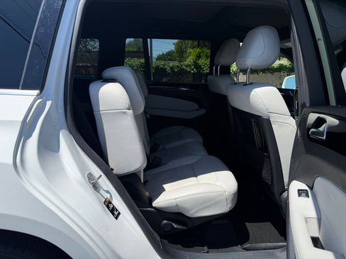 Used 2019 Mercedes-Benz GLS 450 4MATIC image 28