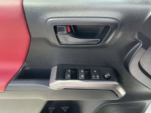 Certified 2023 Toyota Tacoma SR5 AWD/4WD image 12