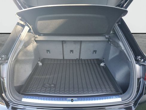 Used 2025 Audi Q3 2.0T Premium Plus w/ Premium Plus Package AWD/4WD image 9