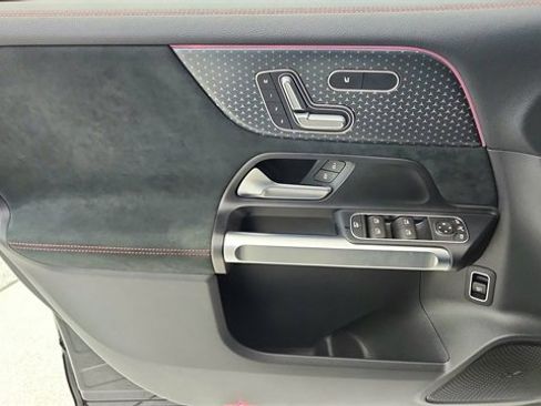 Used 2024 Mercedes-Benz EQB 250+ 250+ image 34