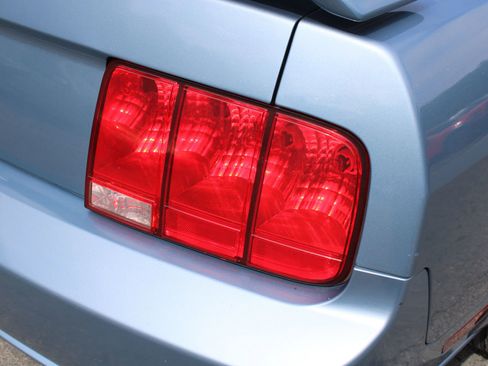 Used 2006 Ford Mustang GT RWD image 30