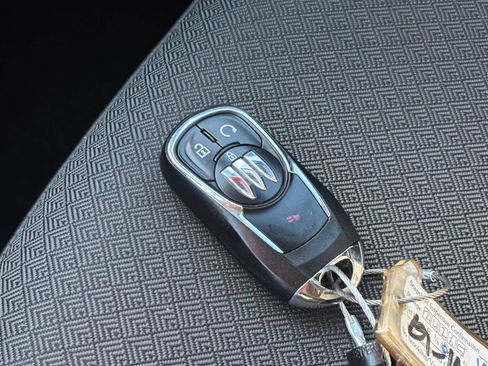 Used 2025 Buick Encore GX Preferred AWD/4WD image 20