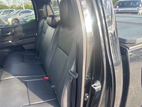 Certified 2019 Toyota Tacoma TRD Off-Road AWD/4WD image 10