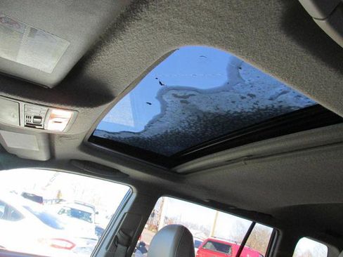 Used 2013 Toyota Highlander 4WD image 11