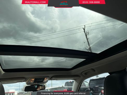 Used 2016 Chrysler 300 C AWD/4WD image 17