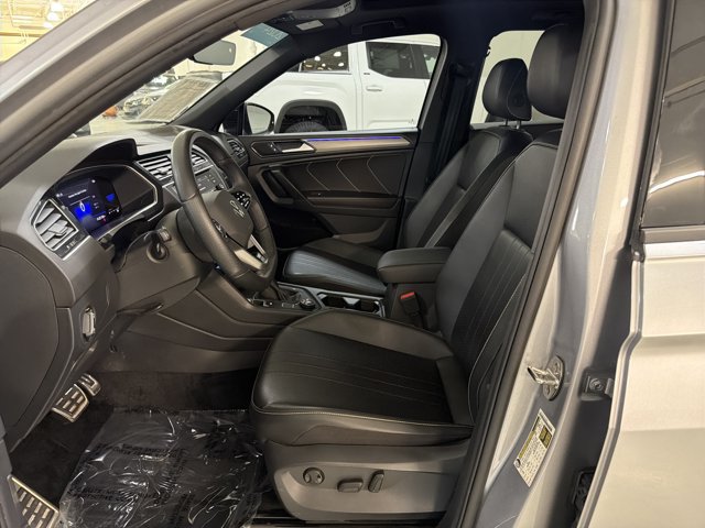 Certified 2024 Volkswagen Tiguan SE R-Line AWD/4WD image 16