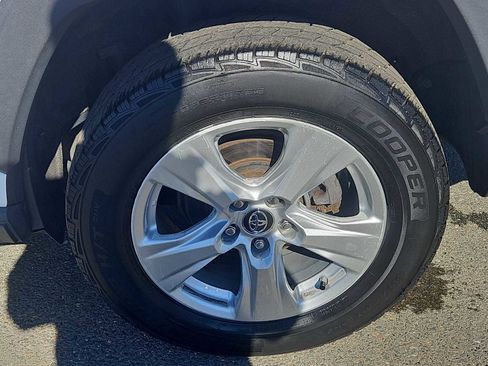 Used 2019 Toyota RAV4 XLE image 8