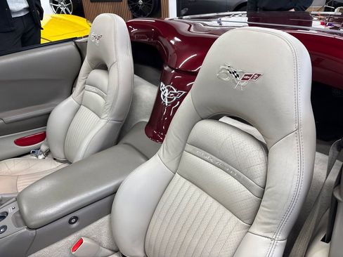 Used 2003 Chevrolet Corvette Convertible w/ Preferred Equipment Group1 image 42