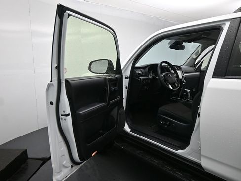 Used 2024 Toyota 4Runner TRD Off-Road image 7