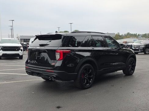 Used 2023 Ford Explorer ST w/ Equipment Group 401A image 7