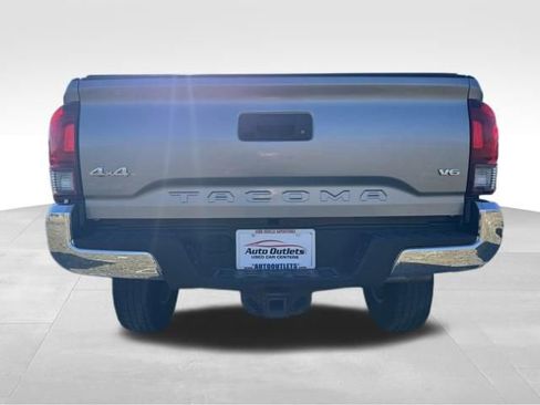 Used 2019 Toyota Tacoma SR5 image 5
