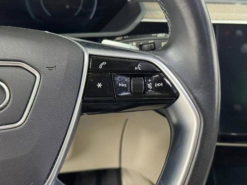 Used 2023 Audi e-tron Premium Plus w/ Premium Plus Package AWD/4WD image 18